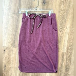 Knee Length Mauve skirt with cheetah print tie with pockets!